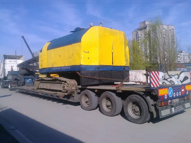 Спецтехніка на тралі
